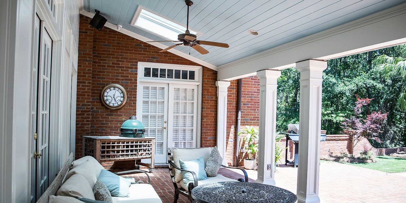 Ventilateur de plafond sur une terrasse