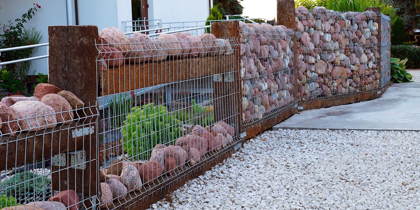 Murs en gabion avec fil et galets